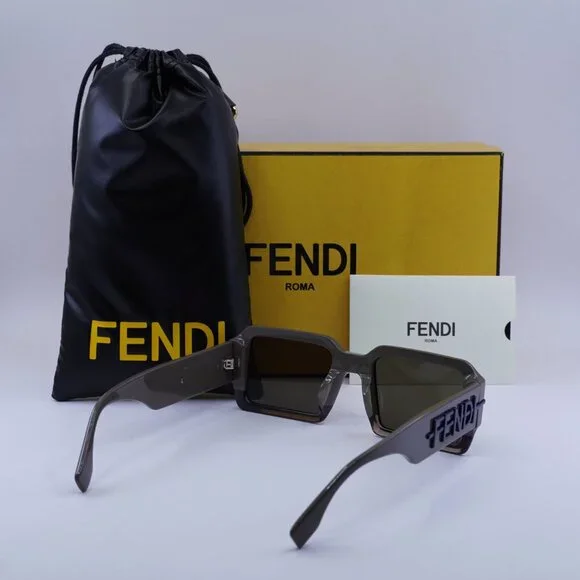 Fendi FE40073U 50E FENDI GRAPHY Rectangle Sunglasses - Brown